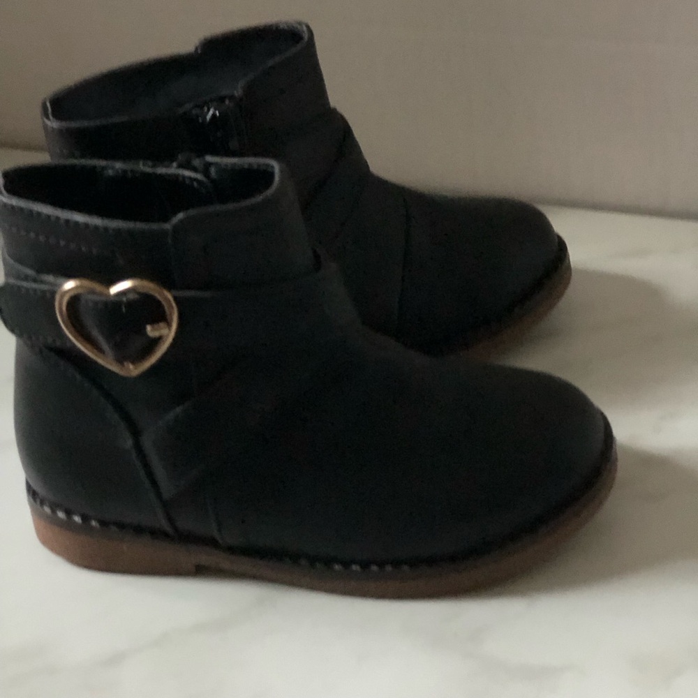 Toddler Girls Heart Buckle Booties - Black